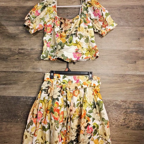 ANTONIO MELANI Floral Top and Skirt Set with Puff Sleeves - Picture 1 of 14